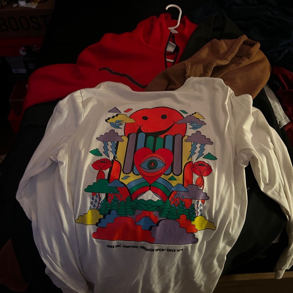 Nike long sleeve white tee - Picture 2 of 2